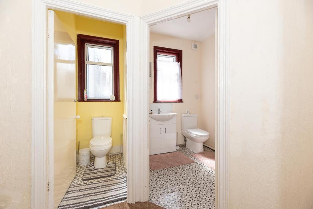 Appartement Barking Road Comfy House à Londres Extérieur photo