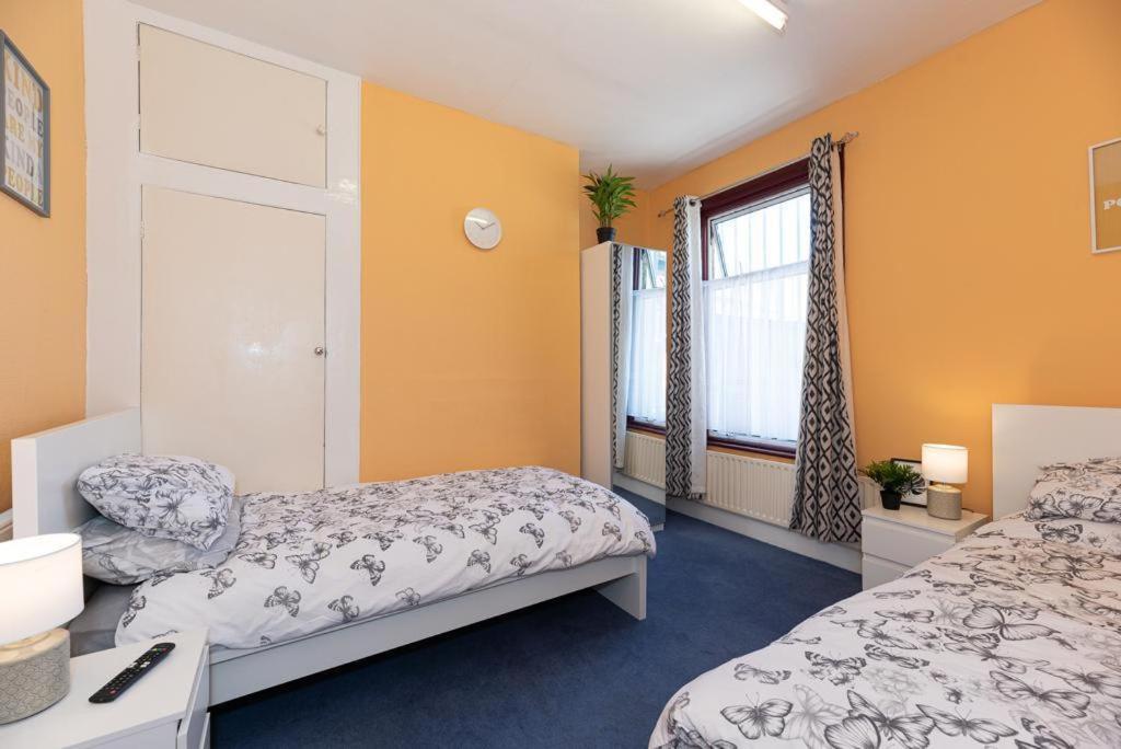 Appartement Barking Road Comfy House à Londres Extérieur photo